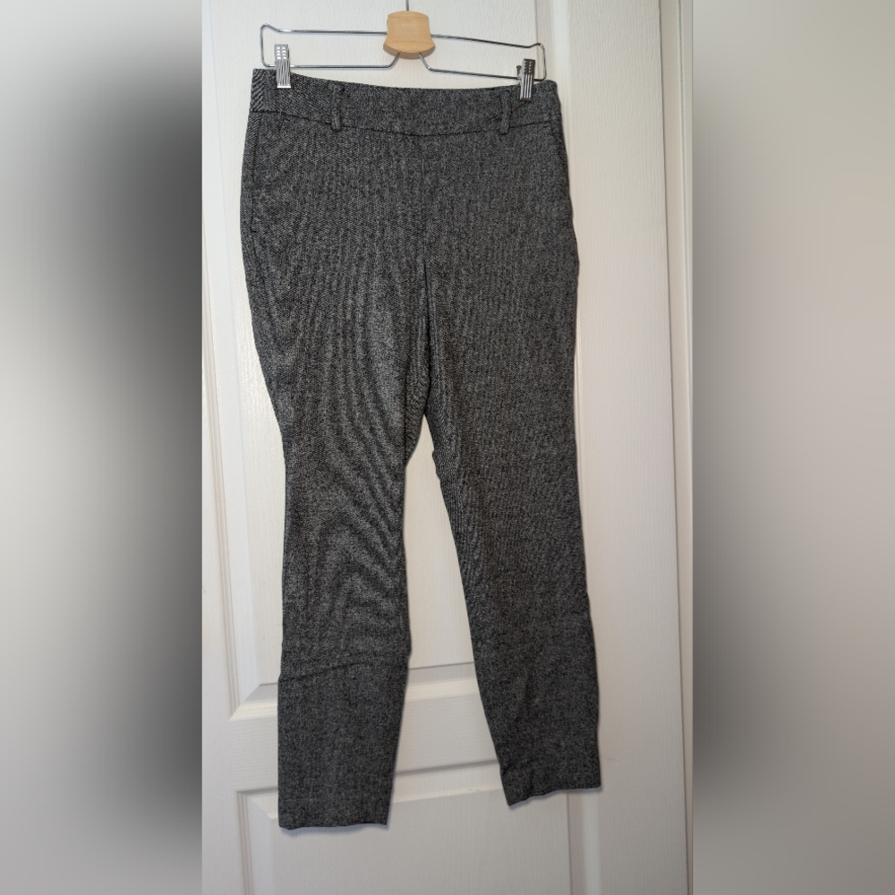 RW&CO. Gray Cropped Ankle Pants